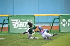 缺阵期间在板凳指挥对你领导力有帮助吗？杰威：他们根本不听